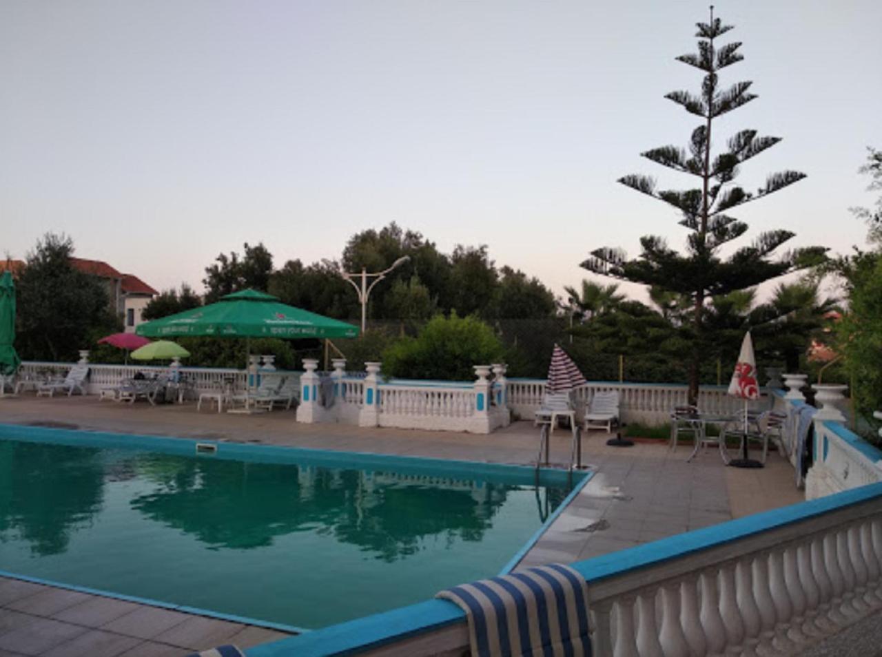 Rais Hotel Algiers Екстериор снимка